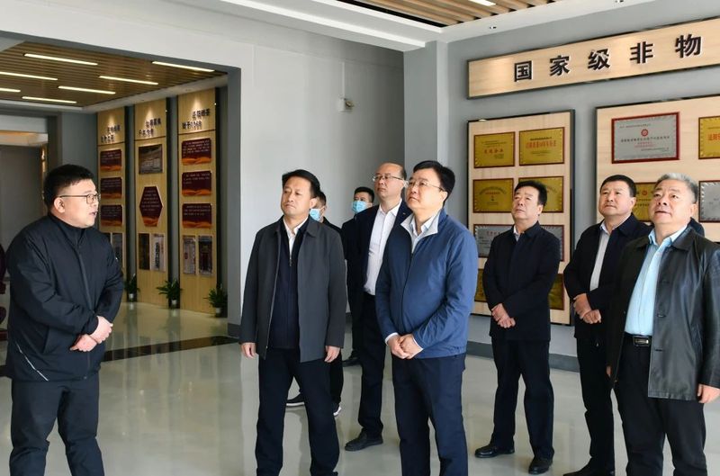 关于咸阳市人大主任汪文展对市茯茶产业高质量发展开展专题调研的消息