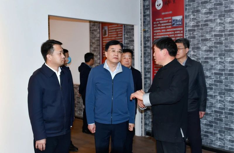 关于咸阳市人大主任汪文展对市茯茶产业高质量发展开展专题调研的消息(2)