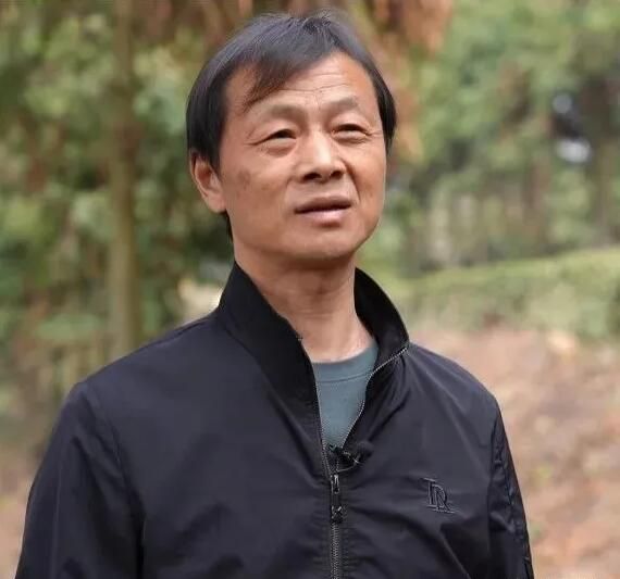 关于回龙山瑶族乡：瑶乡春茶抢“鲜”开采的消息(5)