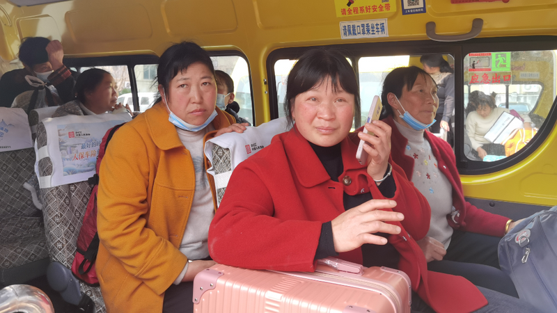 关于专车破解用工荒 喜迎汉源采茶工的资讯(2)