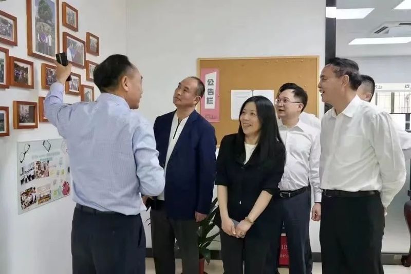 有关于云南省人大常委会调研组到广东省开展茶产业调研的新闻(9)