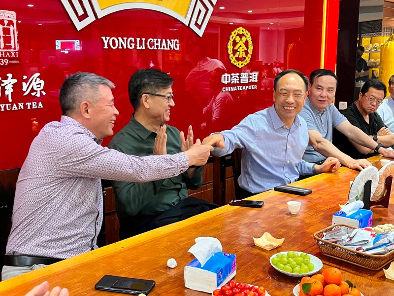 有关于茶到高处归普洱：云南省人大常委会副主任李文荣率队到广州茶业协会调研普洱茶高质量发展情况的信息(4)