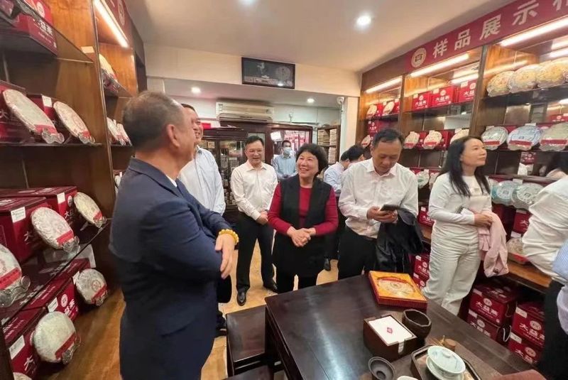 有关于茶到高处归普洱：云南省人大常委会副主任李文荣率队到广州茶业协会调研普洱茶高质量发展情况的信息