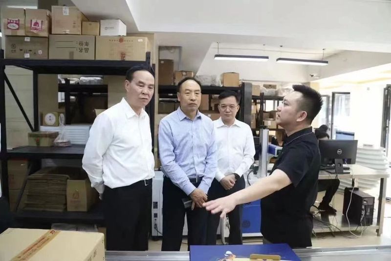 有关于茶到高处归普洱：云南省人大常委会副主任李文荣率队到广州茶业协会调研普洱茶高质量发展情况的信息(1)