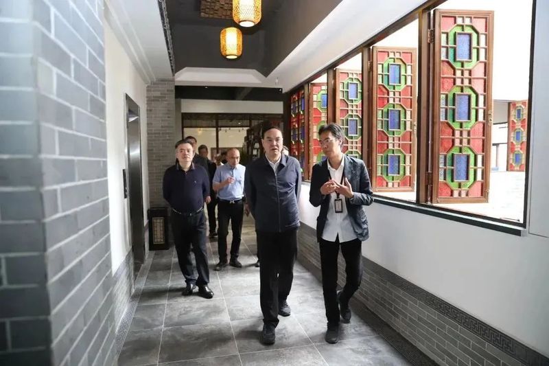 有关于云南省人大常委会调研组来万江调研茶产业发展情况的消息(2)