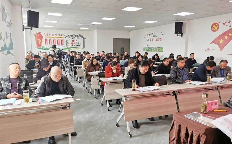 有关于庐江县举行茶叶防灾、茶产业高质量发展政策解读、品牌知识培训暨“白云春毫”公共品牌授权使用许可审评会的最新消息(2)