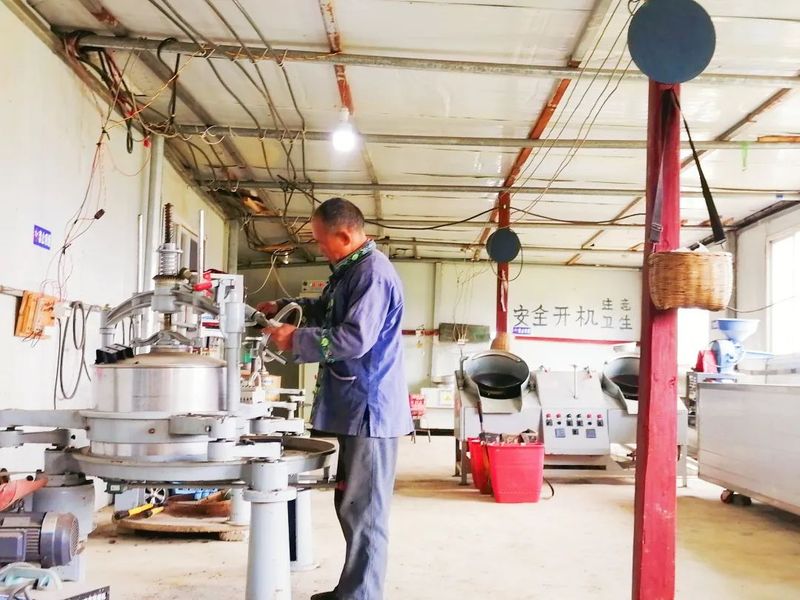 关于都匀：茶山芽头冒 茶人待茶香的资讯(1)