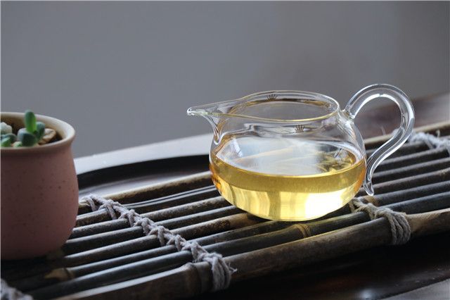 关于2023年易武刮风寨古树茶价格的最新消息(2)