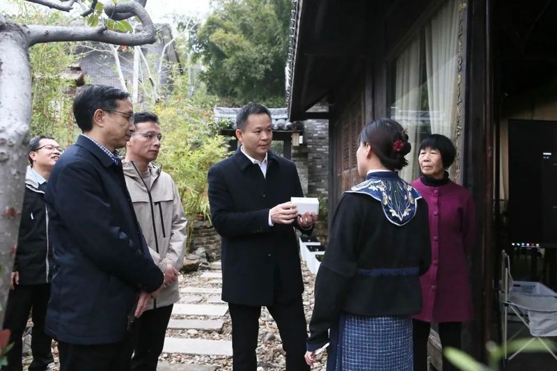 有关于邓旭升深入苍梧县六堡镇调研法治服务茶产业发展情况的内容(1)