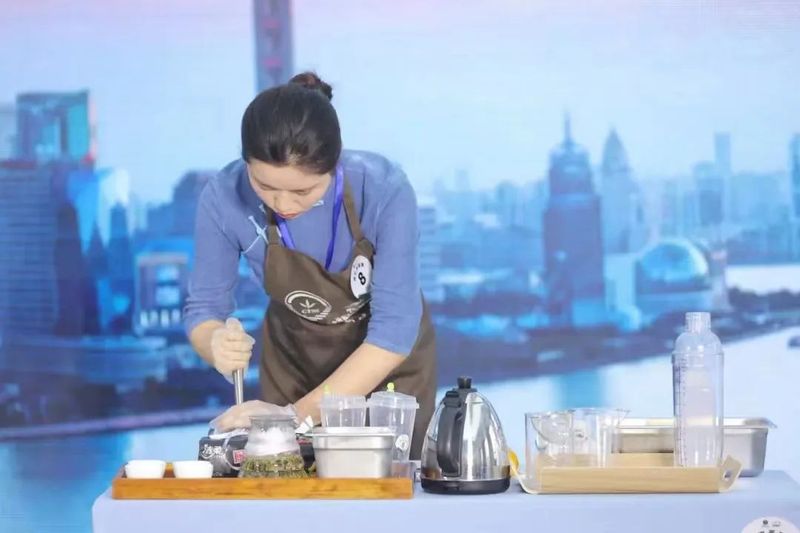 关于贵州省茶文化研究会荣获第五届茶业职业技能竞赛茶艺总决赛“优秀组织奖”的最新消息(3)