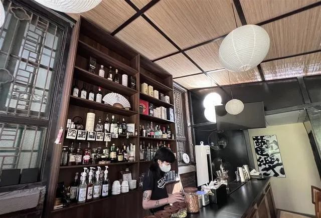 有关于奶茶太甜、咖啡太苦 新中式茶饮火爆武汉三镇的相关信息(1)