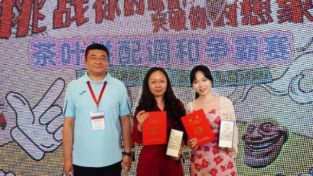 有关于拼配调和茶争霸大比拼活动圆满落幕，品茶高手竞相献技，茗香四溢！的新闻(11)