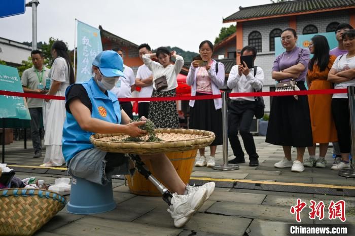 关于四川洪雅制茶人指尖上较量“真功夫”的信息(1)