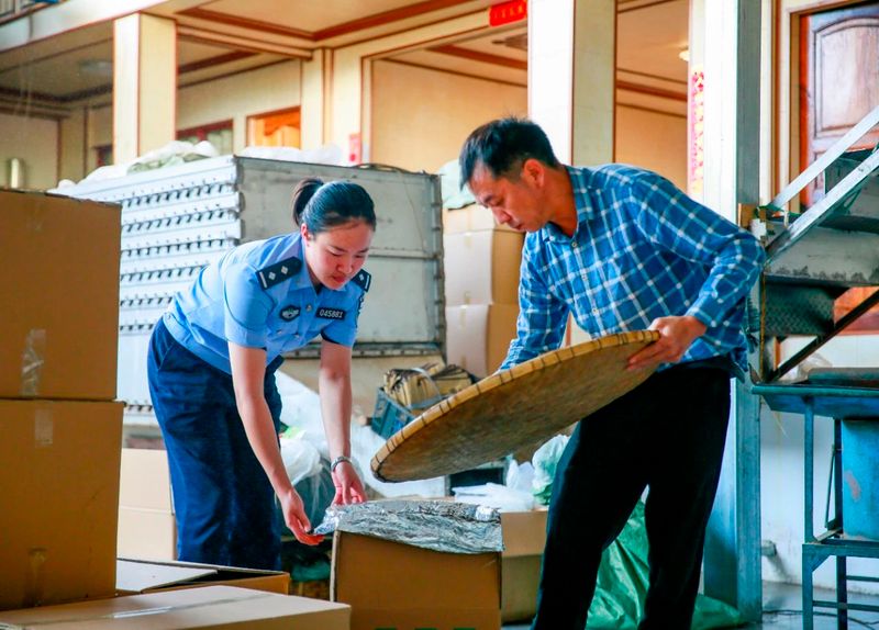 关于保山腾冲市 这“警茶”，香！的新闻(10)