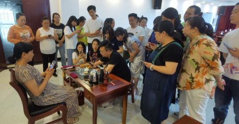 有关于电商赋能 助力五峰茶产业高质量发展的信息(1)