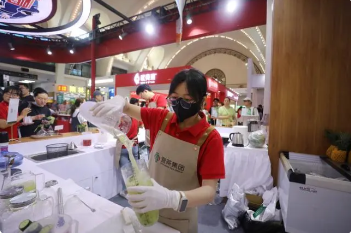 有关于把茶喝出新花样！这场茶饮“盛宴”正在北京火热进行的相关信息(2)