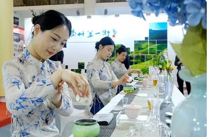 有关于品饮世界茶 体验“茶科技” 2024北京“两展一节”今日开幕的消息(1)