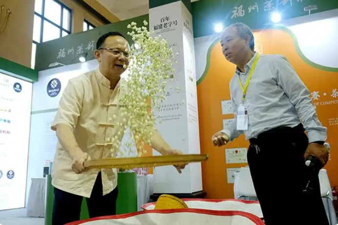 有关于品饮世界茶 体验“茶科技” 2024北京“两展一节”今日开幕的消息(2)