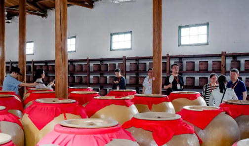 关于从“一片叶”到“百茶都”看安溪铁观音的创新突围的资讯