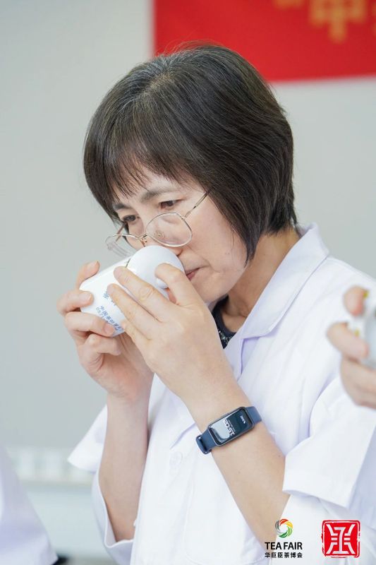 有关于“中茶杯”第十四届国际鼎承茶王赛·春季赛绿茶、红茶、黄茶、特种茶获奖名单揭晓！的信息(15)