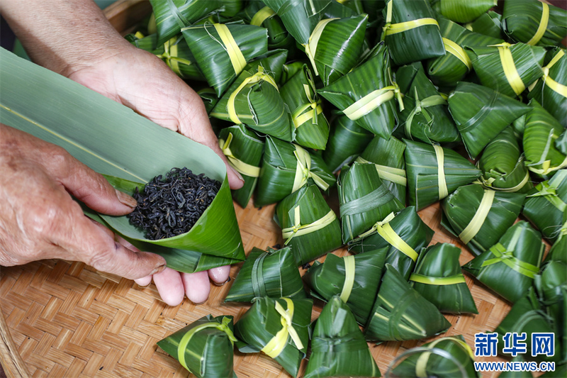 有关于安徽祁门：创意“粽茶” 香飘端午的消息