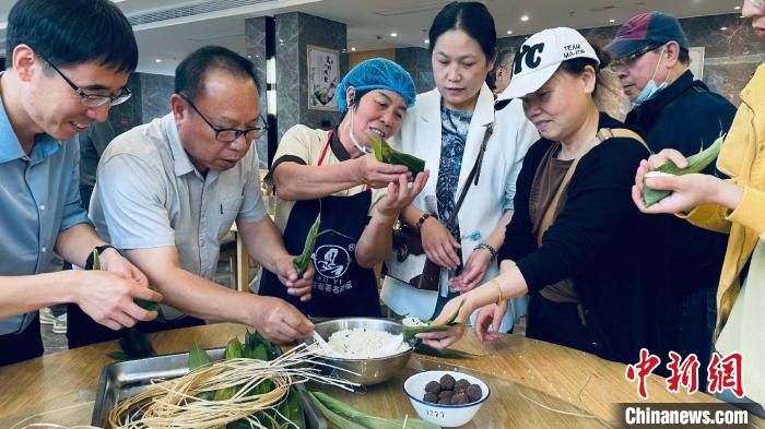 关于包粽子体验宋式点茶 台胞在福建南平共庆端午的内容