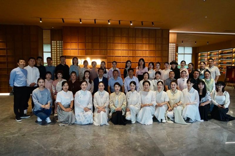 有关于人、茶、器、景、境合一，这么“美”的茶会，福鼎少见~的新闻