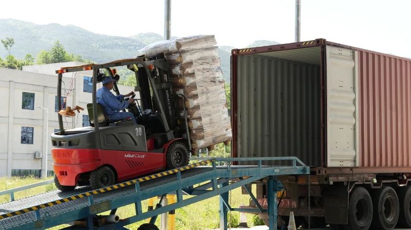 有关于思南：生态茶香飘海外 外贸出口产值达300余万美元的资讯(6)