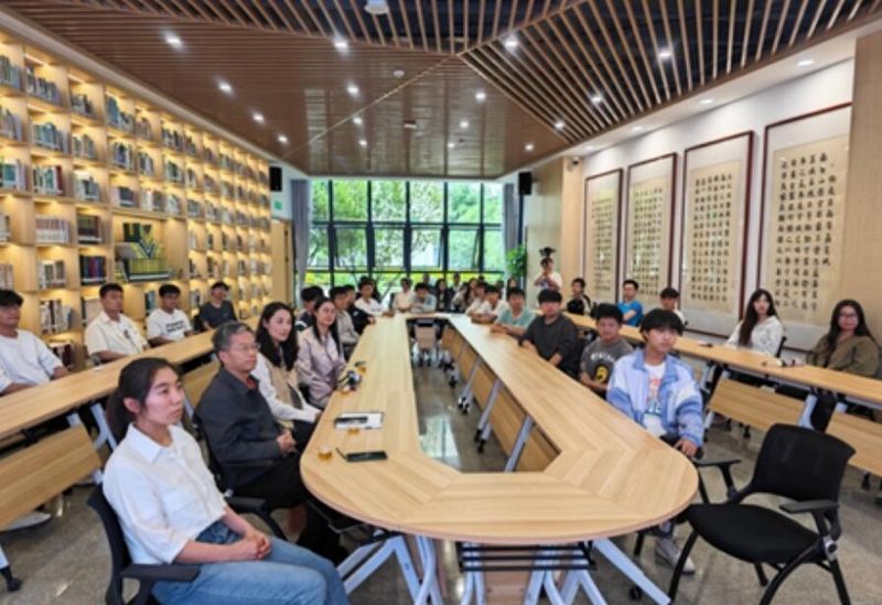 有关于古茶树研究中心与世界茶叶图书馆联袂举办普洱茶历史文化讲座的相关内容(1)