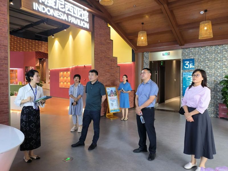 关于梧州市茶产业发展局到中国－东盟特色商品汇聚中心调研的资讯(1)