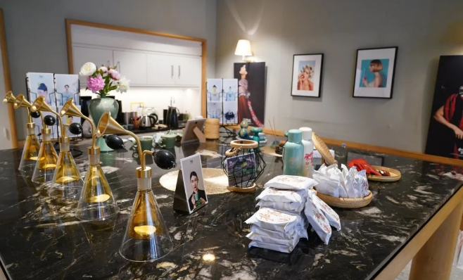 关于云南茶“香雅”法国里昂 大地芬芳打动人心的消息(2)