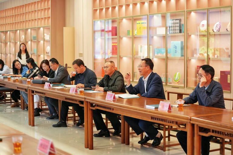 关于见证科企深度协作 助力产学研用融合——云南省普洱茶协会出席云南省农业科学院茶叶研究所活动的相关信息(5)