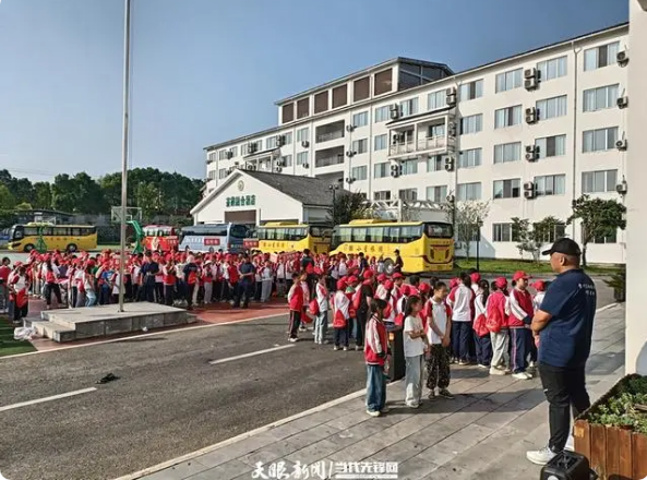 关于湄潭核桃坝村:小茶叶绘就乡村振兴“美丽新画卷”的新闻(3)