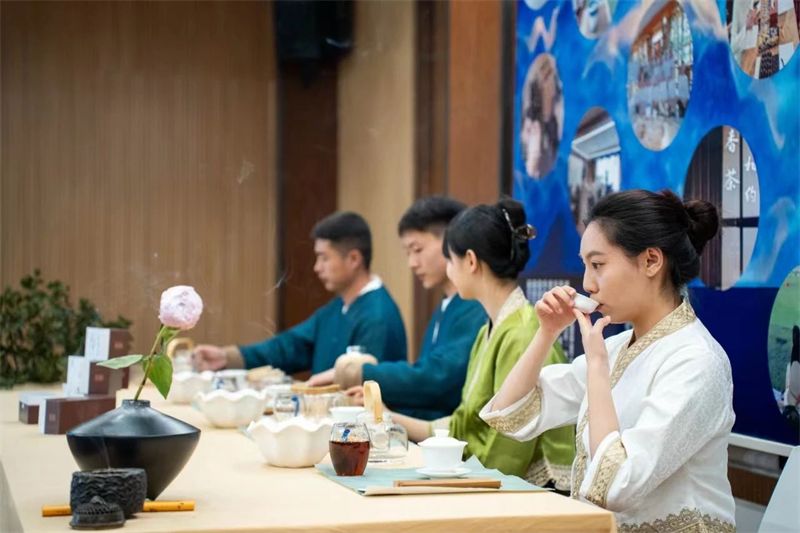 有关于云上好茶 天下畅饮——云南省普洱茶协会“5.21国际茶日”活动的资讯(20)