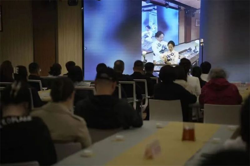 有关于云上好茶 天下畅饮——云南省普洱茶协会“5.21国际茶日”活动的资讯(22)