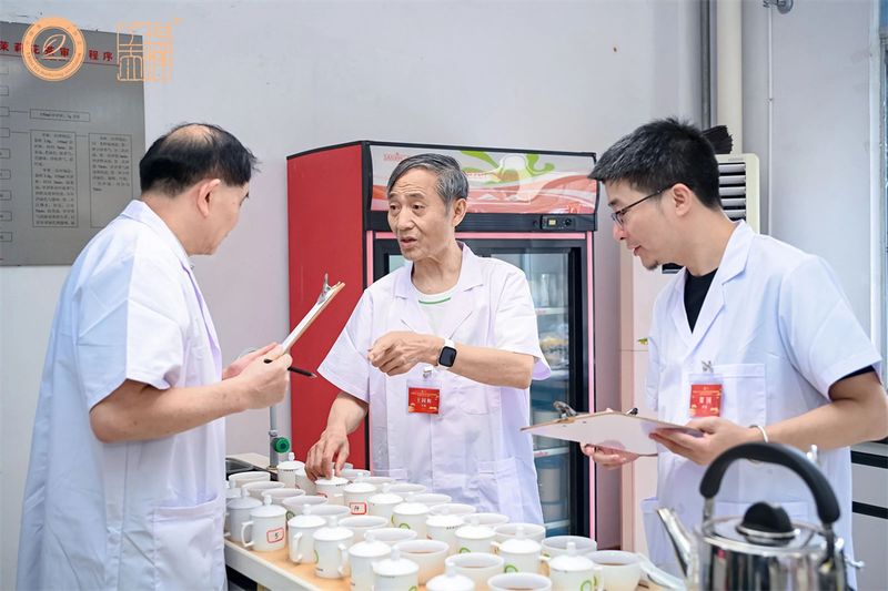 关于斗茶赛场群雄争霸！红茶“天花板”将花落谁家？的相关内容(6)