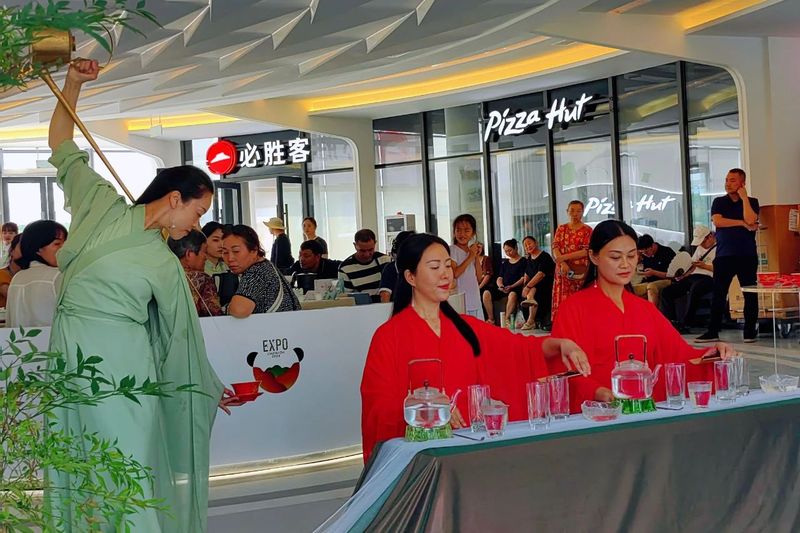 关于“天府龙芽茶馆行”走进世园会，中外茶友共品川茶香的信息(4)