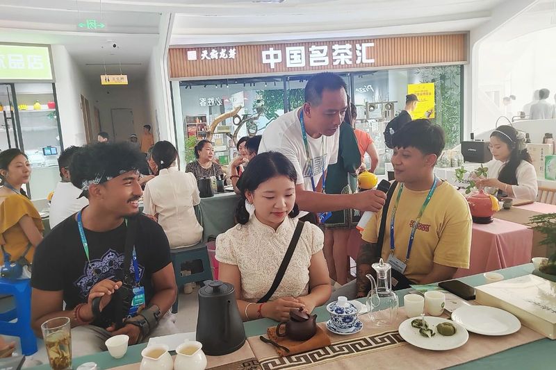 关于“天府龙芽茶馆行”走进世园会，中外茶友共品川茶香的信息(2)