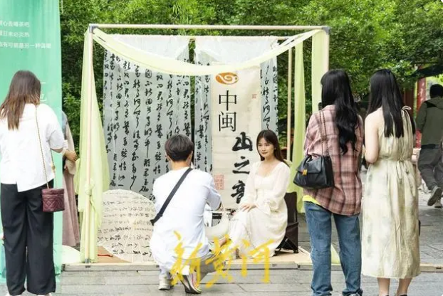 有关于趵突泉畔茶韵飘香！名泉茗茶品鉴会再掀热潮，助力“茶泉文旅”融合发展的资讯(4)