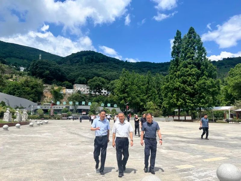 有关于陕西省政协来商城县考察茶产业发展的信息(1)