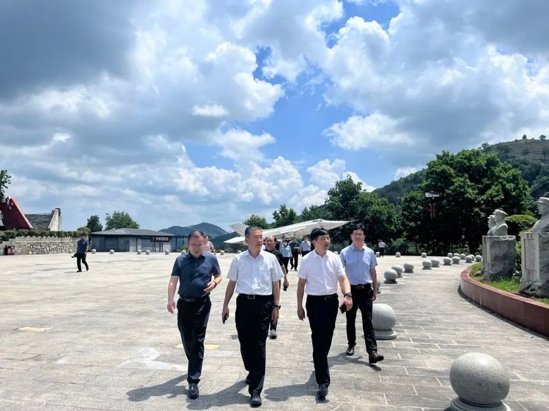 有关于陕西省政协来商城县考察茶产业发展的信息