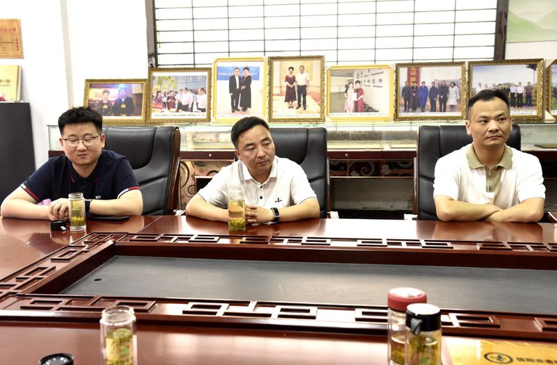 关于罗山县老科协到灵山茶叶创业园区调研的最新消息(17)