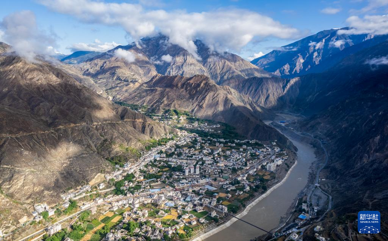 有关于 “飞阅”茶马古道驿站奔子栏的内容(5)