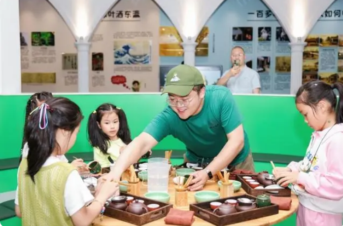 有关于“老”茶园“新”玩法 精灵茶谷来了的资讯(1)