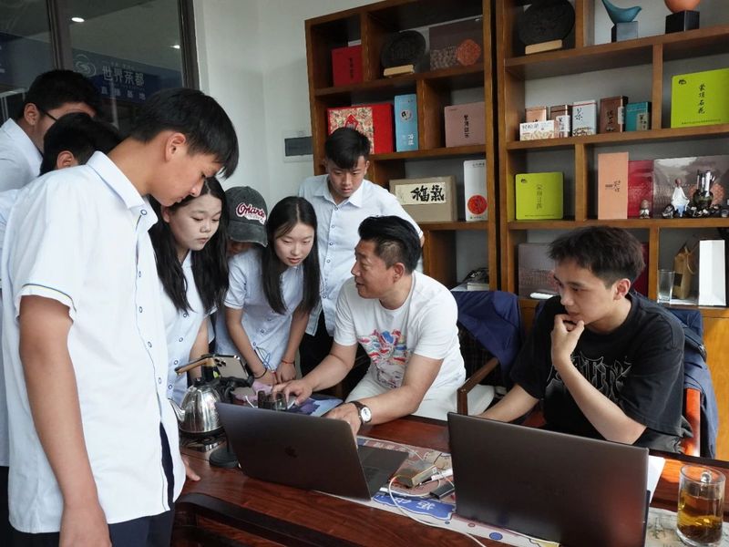 关于世界茶都·电商基地落成仪式暨首届电商文化节启动仪式的相关内容(12)