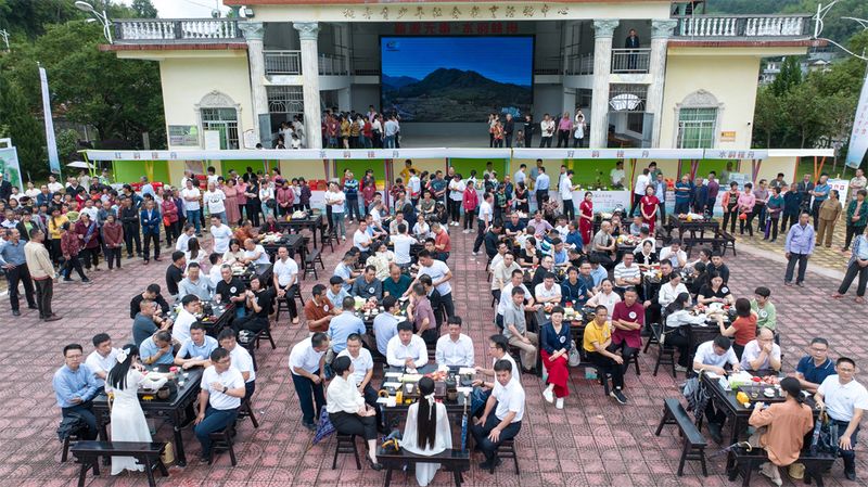 有关于安溪举办2024年人才研修康养暨桃舟春季生态低碳茶品鉴系列活动的新闻(15)