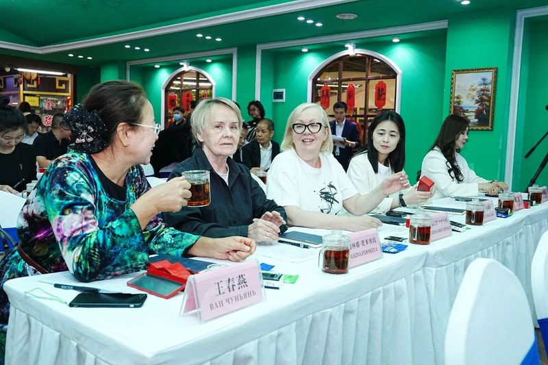 关于“中俄茶产业发展中心”落户我会副会长单位大发国际茶城,王庆会长视频表示祝贺的资讯(16)