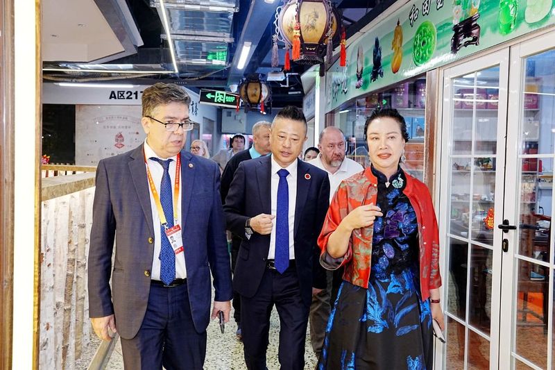 关于“中俄茶产业发展中心”落户我会副会长单位大发国际茶城,王庆会长视频表示祝贺的资讯(13)