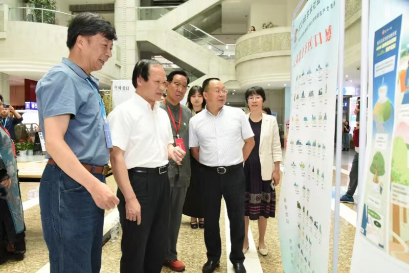 关于中国六大茶类科普展暨推动云茶新质生产力发展专场活动在云南省图书馆开幕的资讯(3)