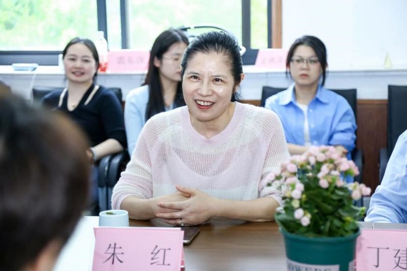 有关于科技人才与特色产业互动助力安吉白茶产业更好发展的消息(1)